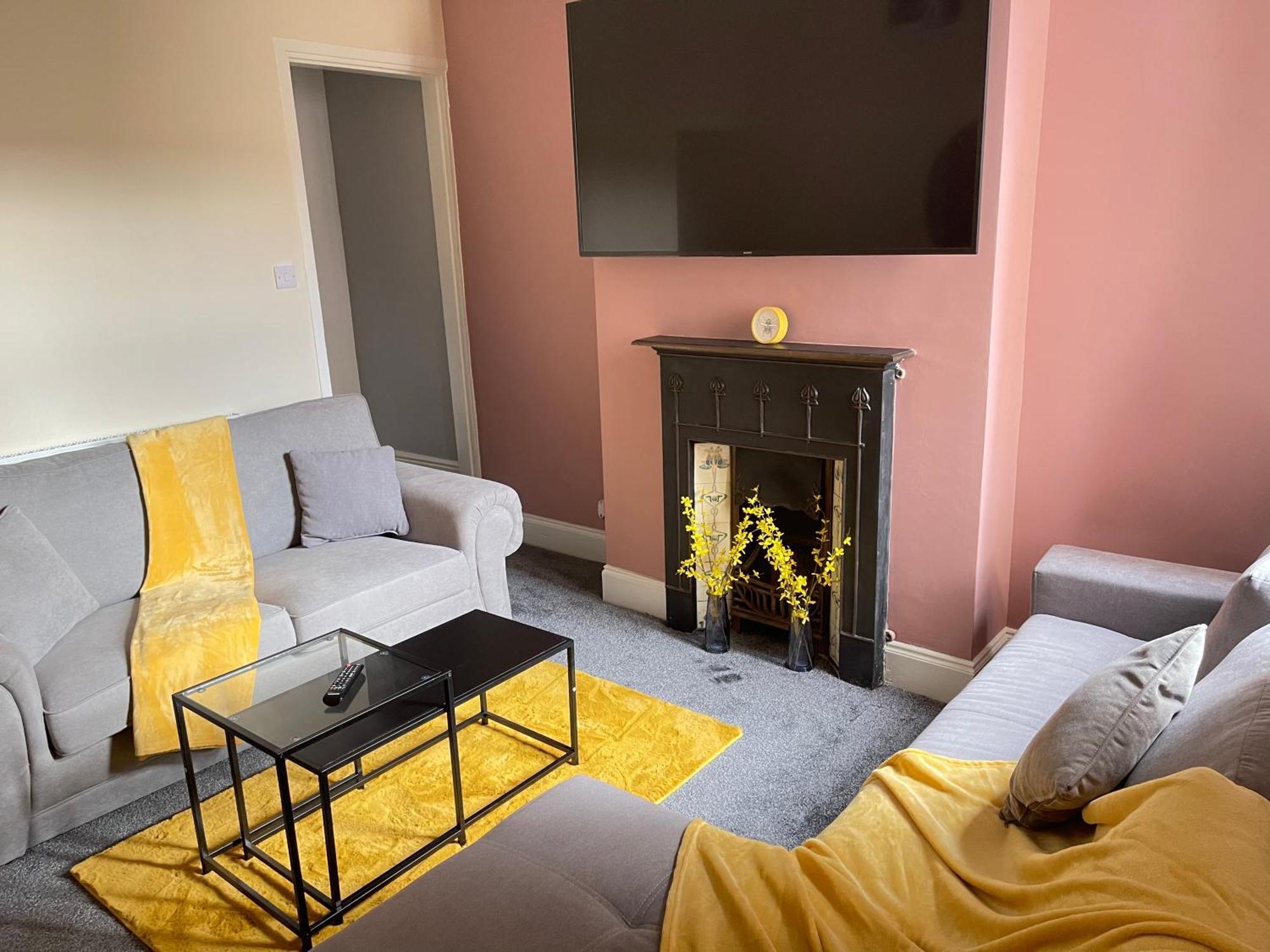 Hometel Digs Morden Comfy Home Can Sleep 11 레스터 외부 사진